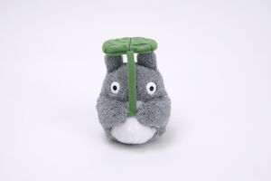 My Neighbor Totoro - Totoro with Leaf Beanbag Plush 5"